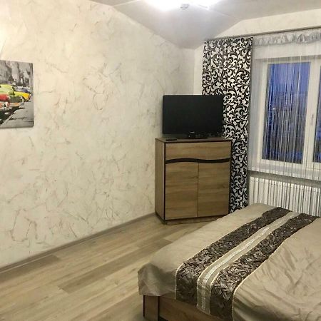 Апартаменти Економ Iwano-Frankiwsk Exterior foto